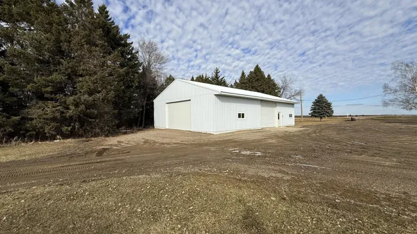 $399,000 | 2065 90th Avenue Southwest, Montevideo, MN 56265