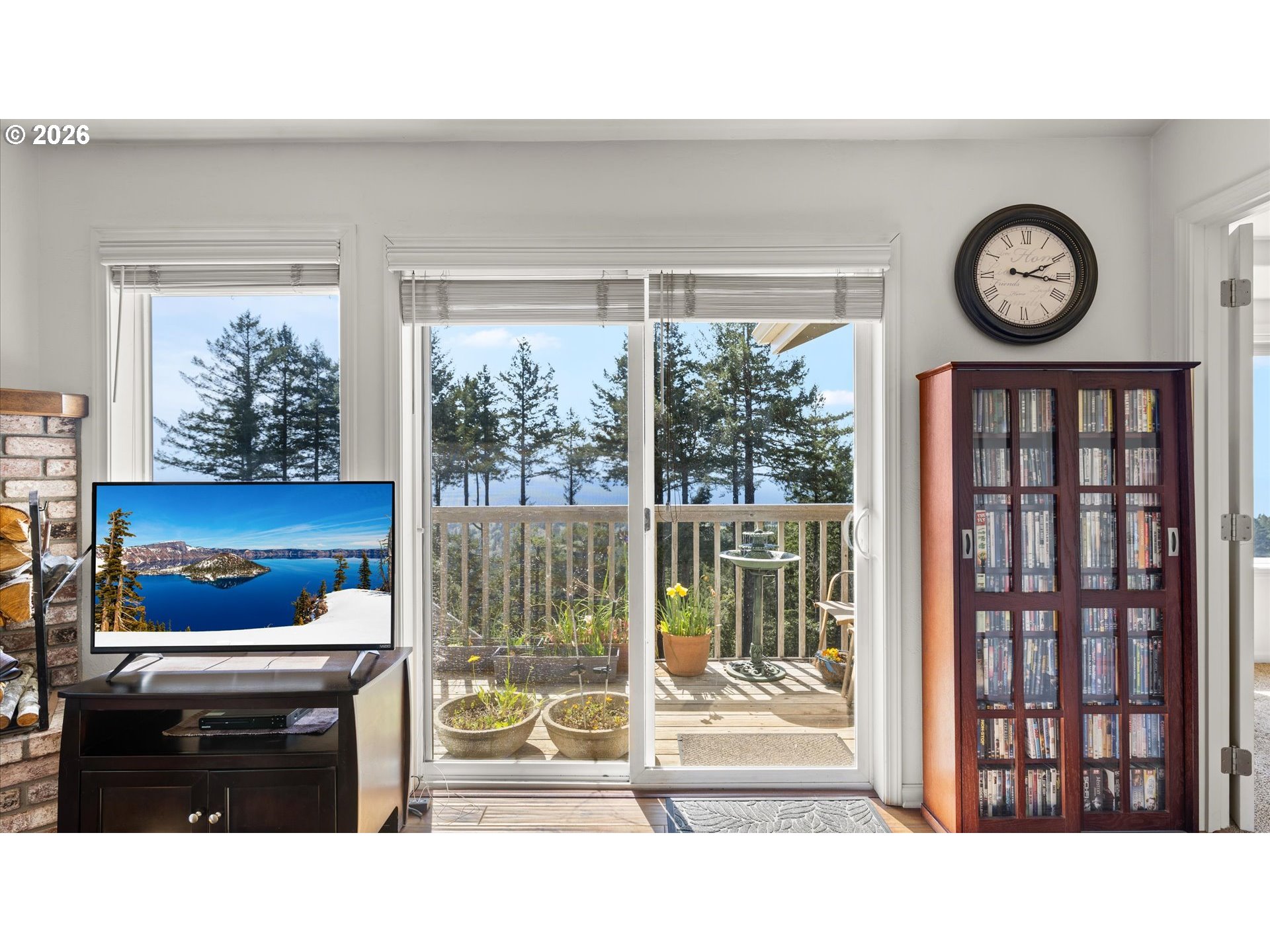18484 Carpenterville Road Brookings, OR 97415 - Photo 10 of 48 Living Room