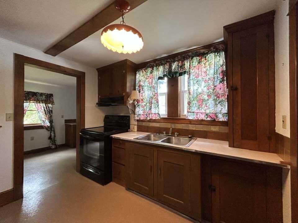 29 Tenney Hill Road Kittery Point, ME 03905 - Photo 7 of 21 Kitchen