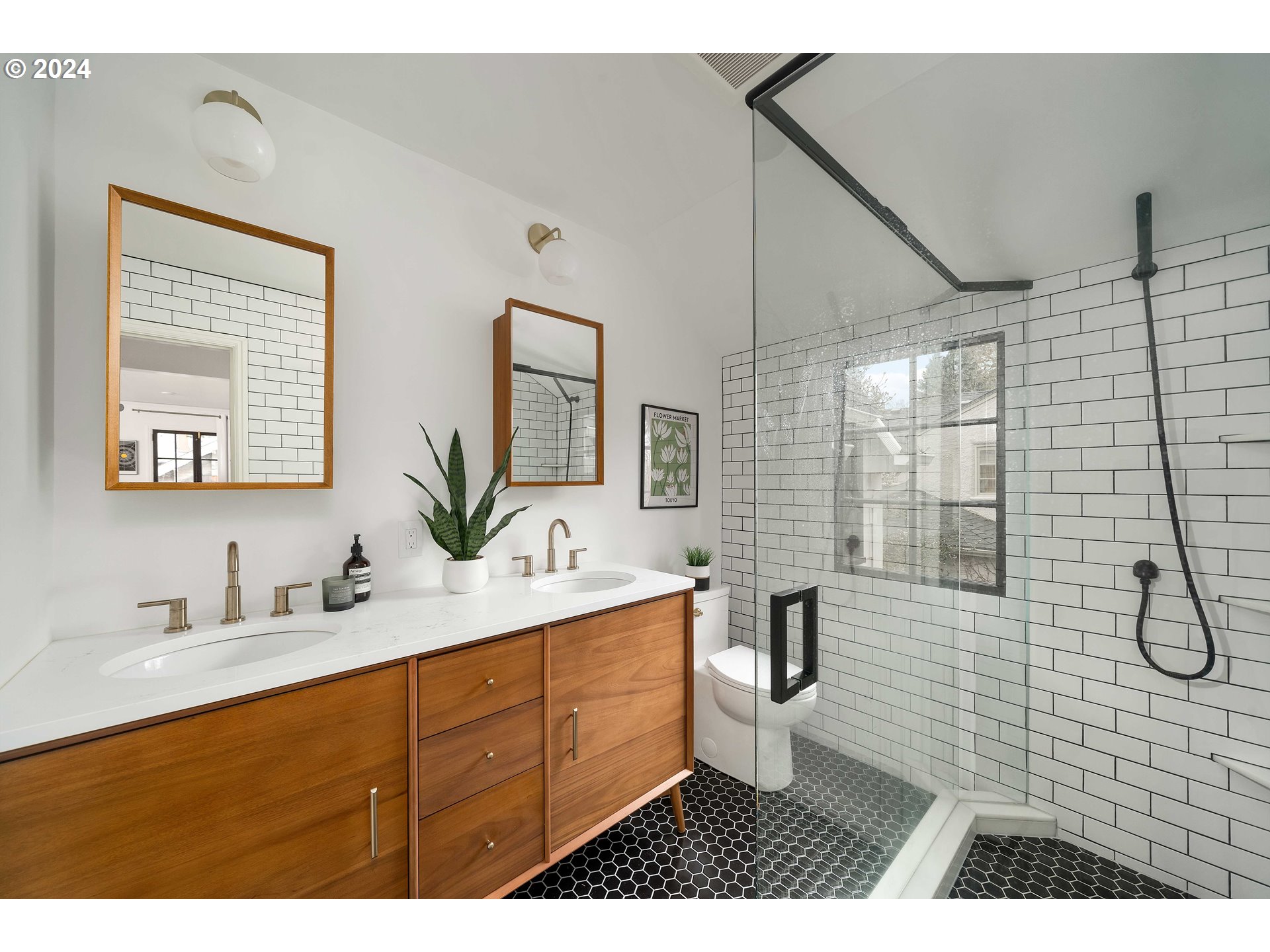 1826 Southwest Myrtle Street Portland, OR 97201 - Photo 27 of 42 Owner's Suite Bathroom