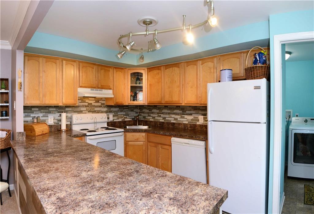 7454 Harcourt Road Indianapolis, IN 46260 - Photo 11 of 25 Gallery Image 11