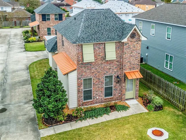 $267,500 | 4145 West Prien Lake Road, Lake Charles, LA 70605