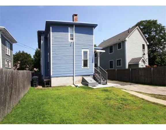 48 Thompson Street Springfield, MA 01109 - Photo 16 of 17 Gallery Image 16