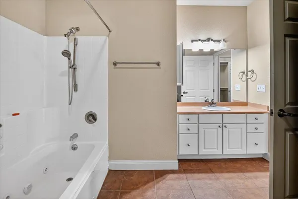 $284,900 | 1300 School Street, Unit 207, Sun Prairie, WI 53590