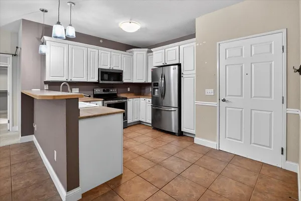 $284,900 | 1300 School Street, Unit 207, Sun Prairie, WI 53590