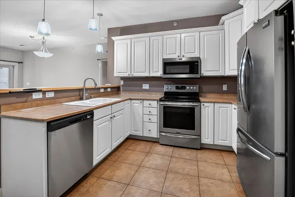 $284,900 | 1300 School Street, Unit 207, Sun Prairie, WI 53590