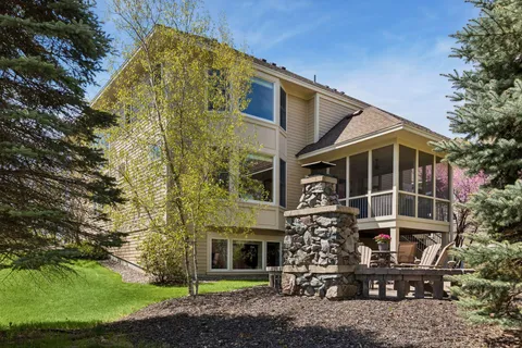 $1,150,000 | 4610 Bluebell Trail North, Medina, MN 55340