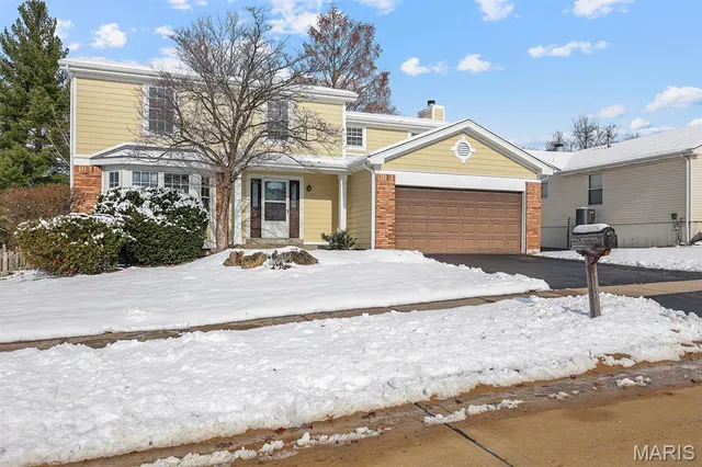 $275,000 | 4227 River Oaks Drive, Florissant, MO 63034