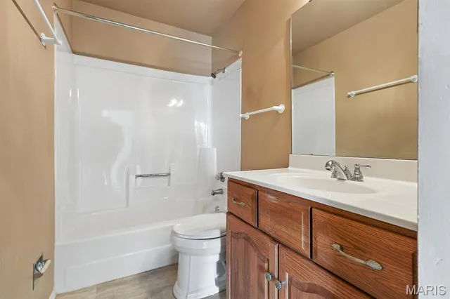 $290,000 | 4227 River Oaks Drive, Florissant, MO 63034