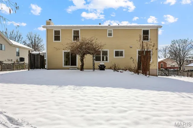 $290,000 | 4227 River Oaks Drive, Florissant, MO 63034