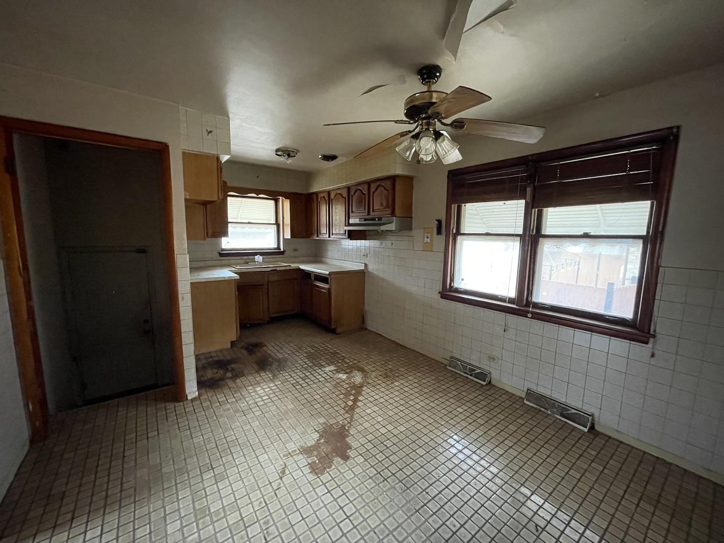 210 Calumet Boulevard Harvey, IL 60426 - Photo 8 of 23