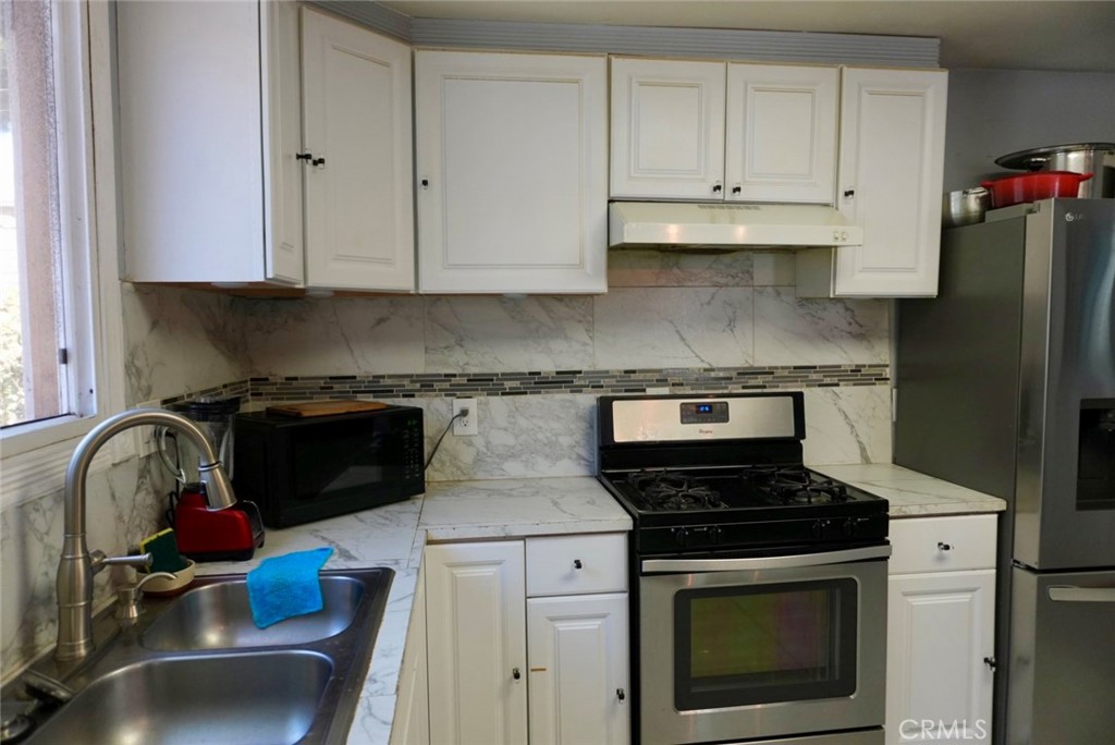 3934 Brockton Avenue Riverside, CA 92501 - Photo 12 of 27