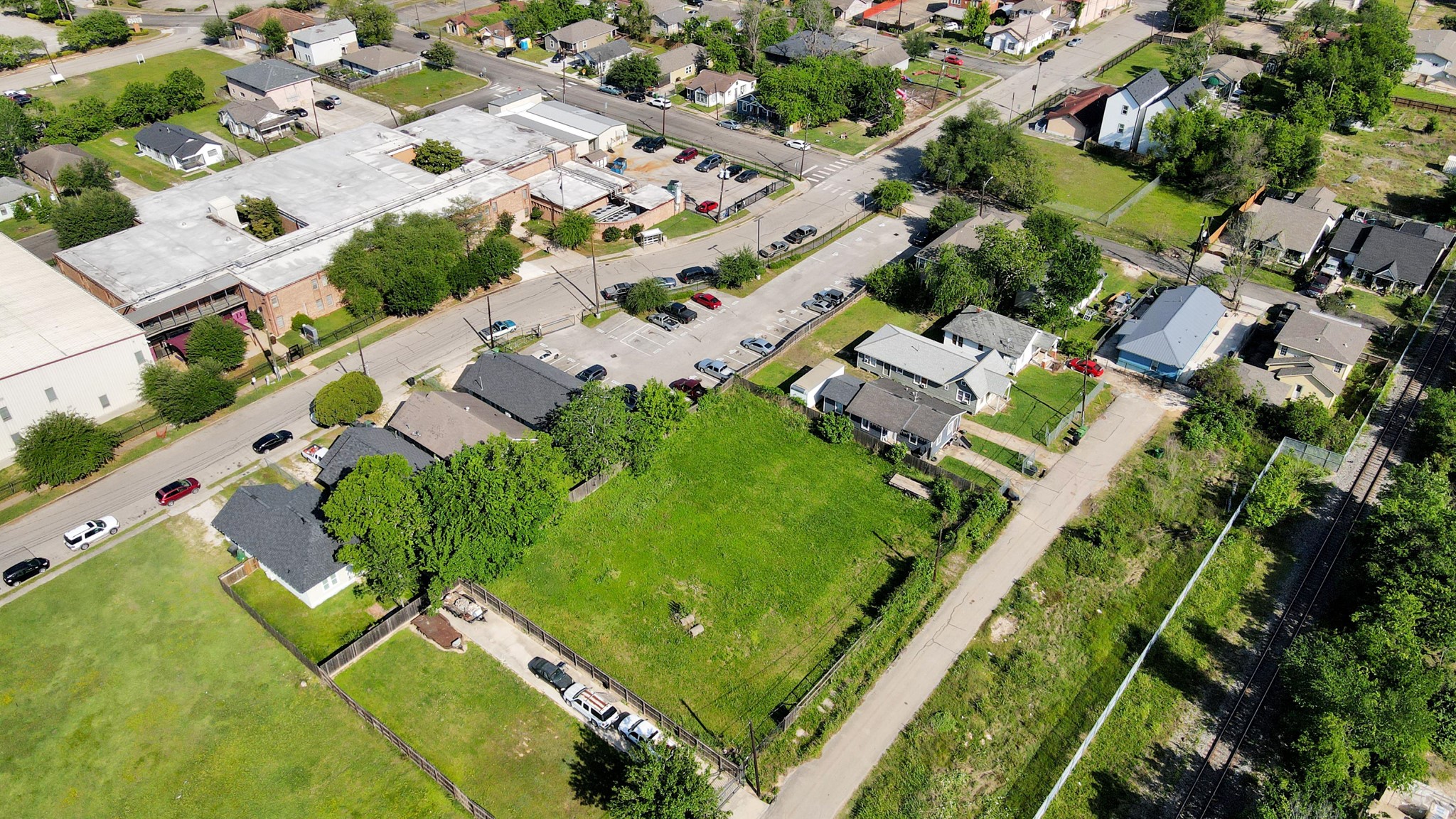 1403 Press Street Houston, TX 77020 - Photo 11 of 11 Spacious fenced lot
