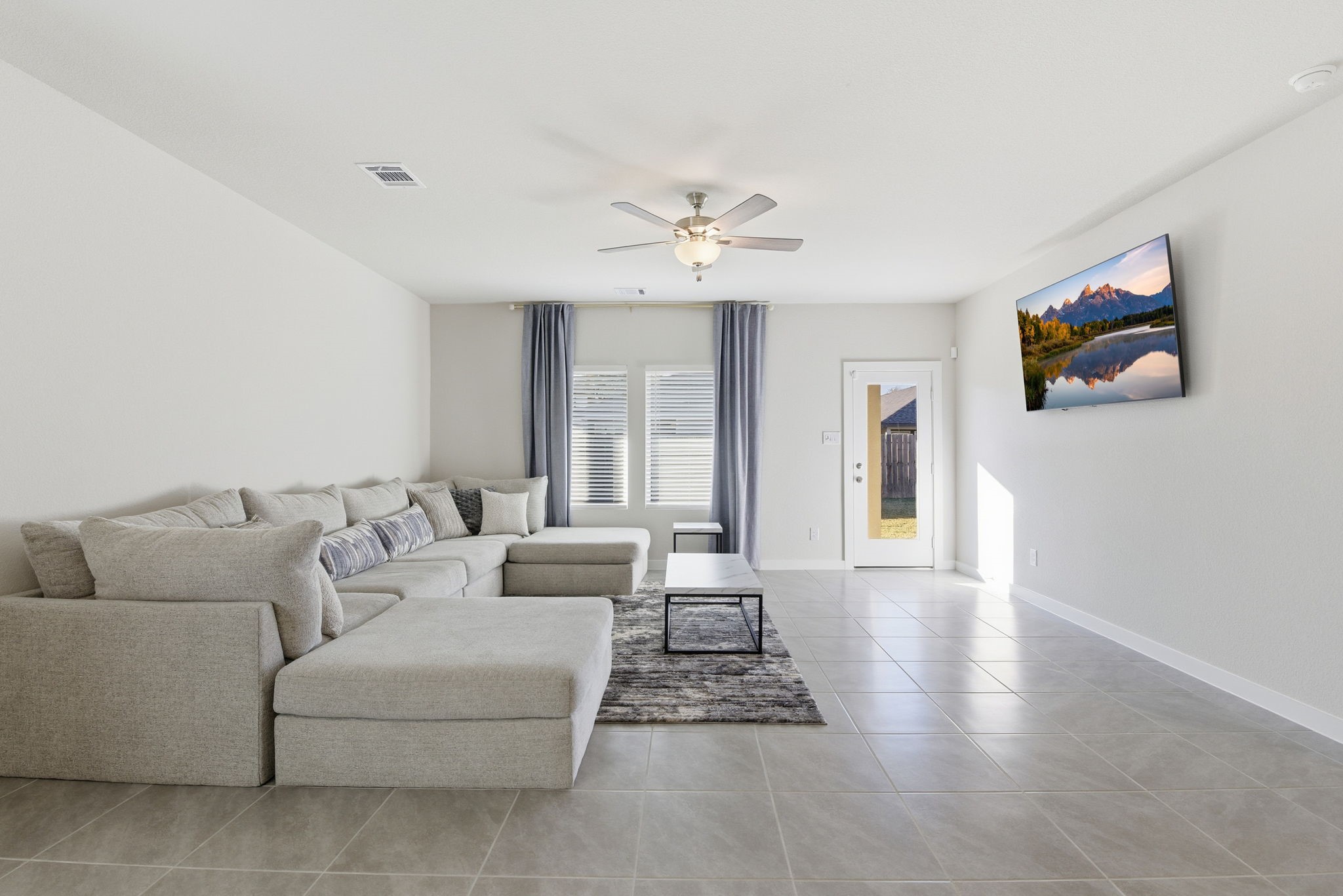 18623 Frost Ridge Drive Crosby, TX 77532 - Photo 15 of 40 Living Area