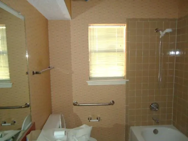 $2,000 | 2518 Danny Lane, Farmers Branch, TX 75234