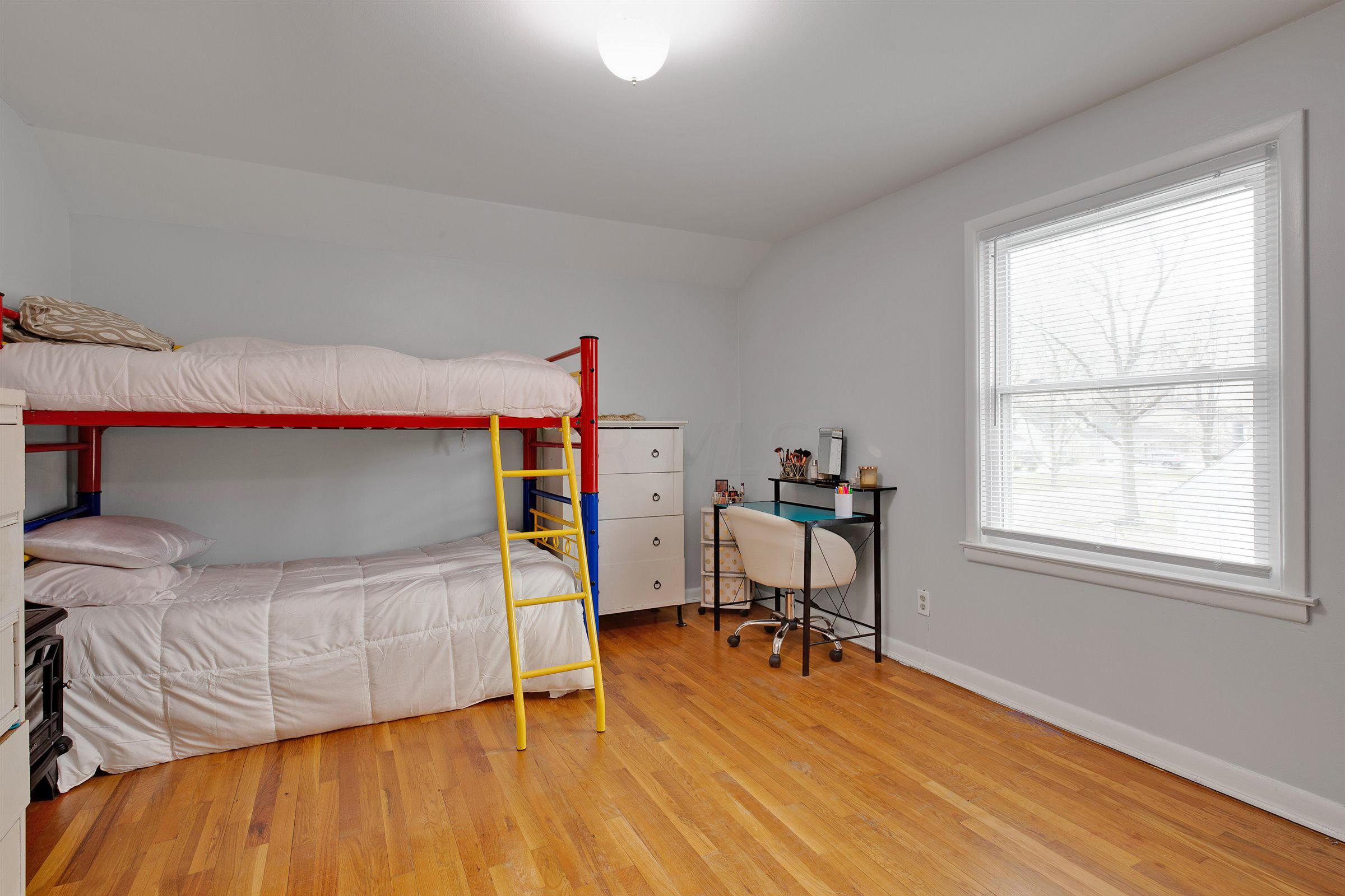 2244 Woodstock Road Columbus, OH 43221 - Photo 16 of 31