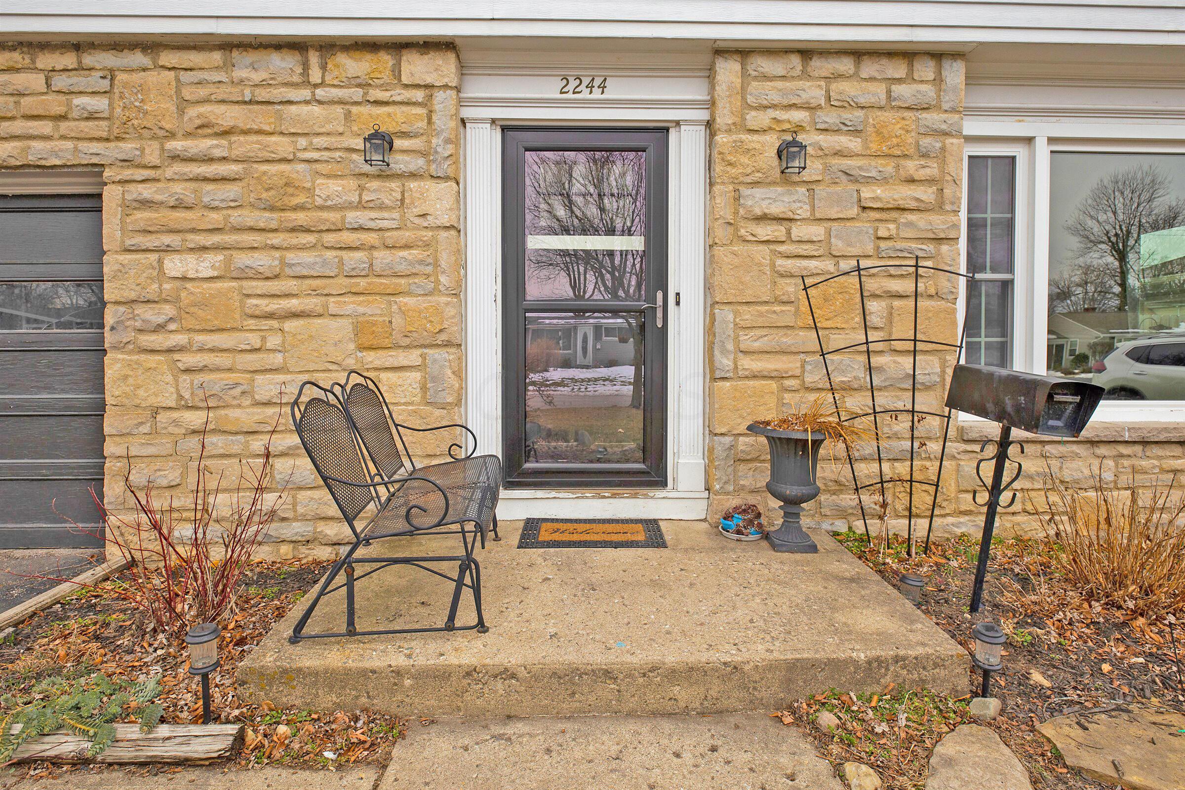 2244 Woodstock Road Columbus, OH 43221 - Photo 2 of 31