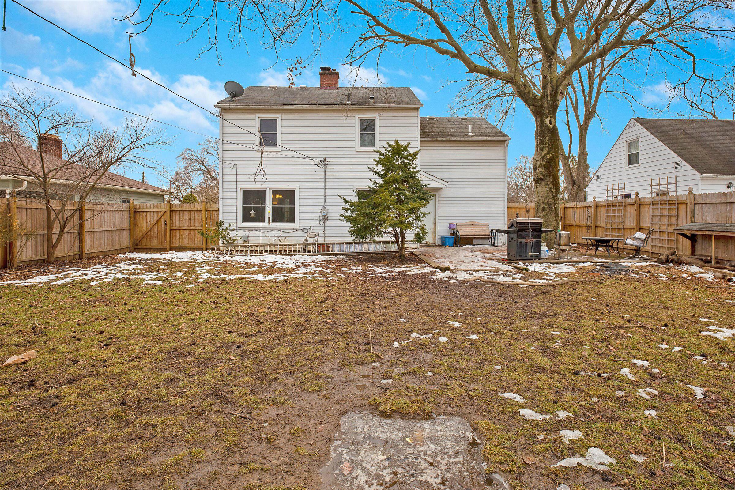 2244 Woodstock Road Columbus, OH 43221 - Photo 29 of 31