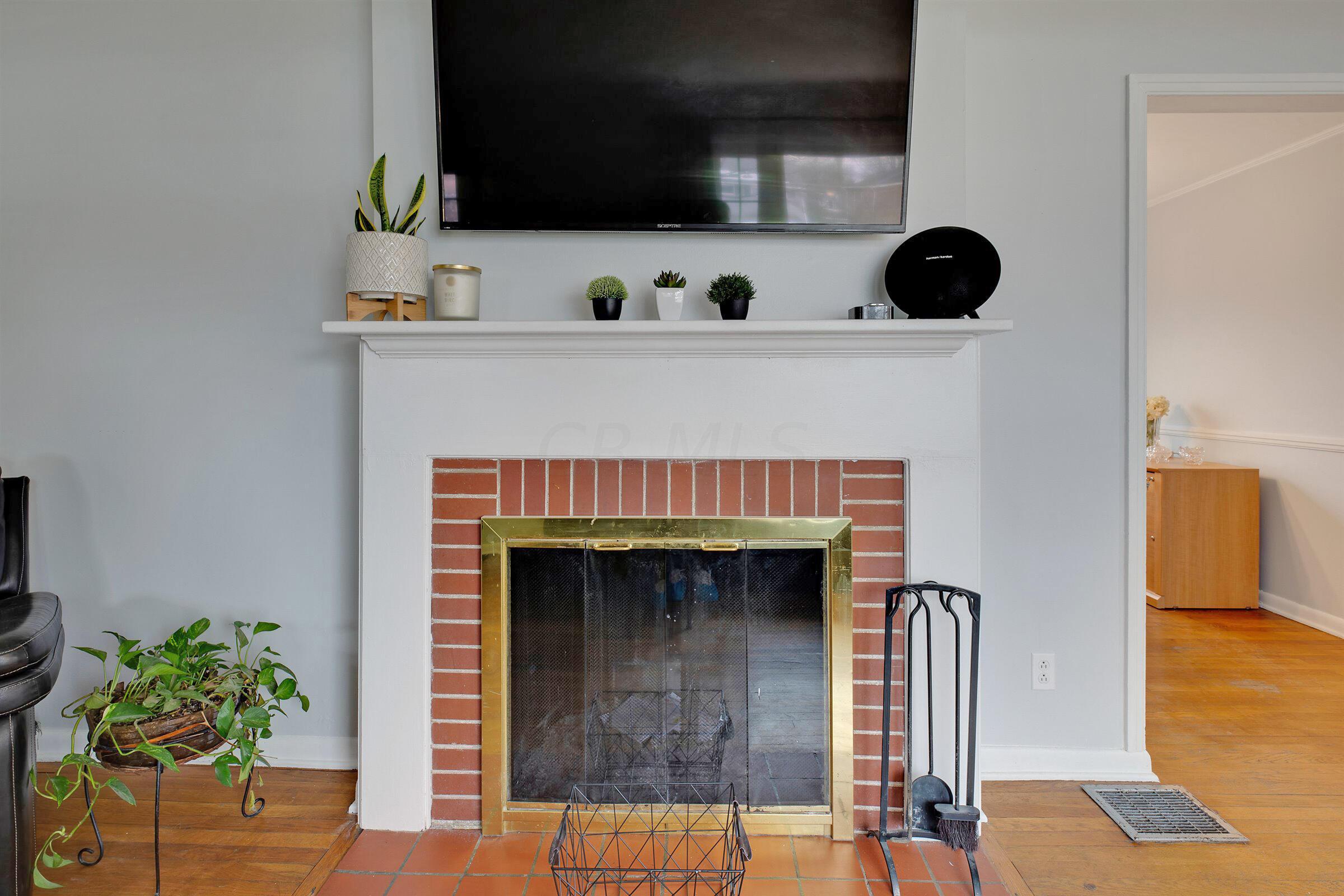 2244 Woodstock Road Columbus, OH 43221 - Photo 4 of 31