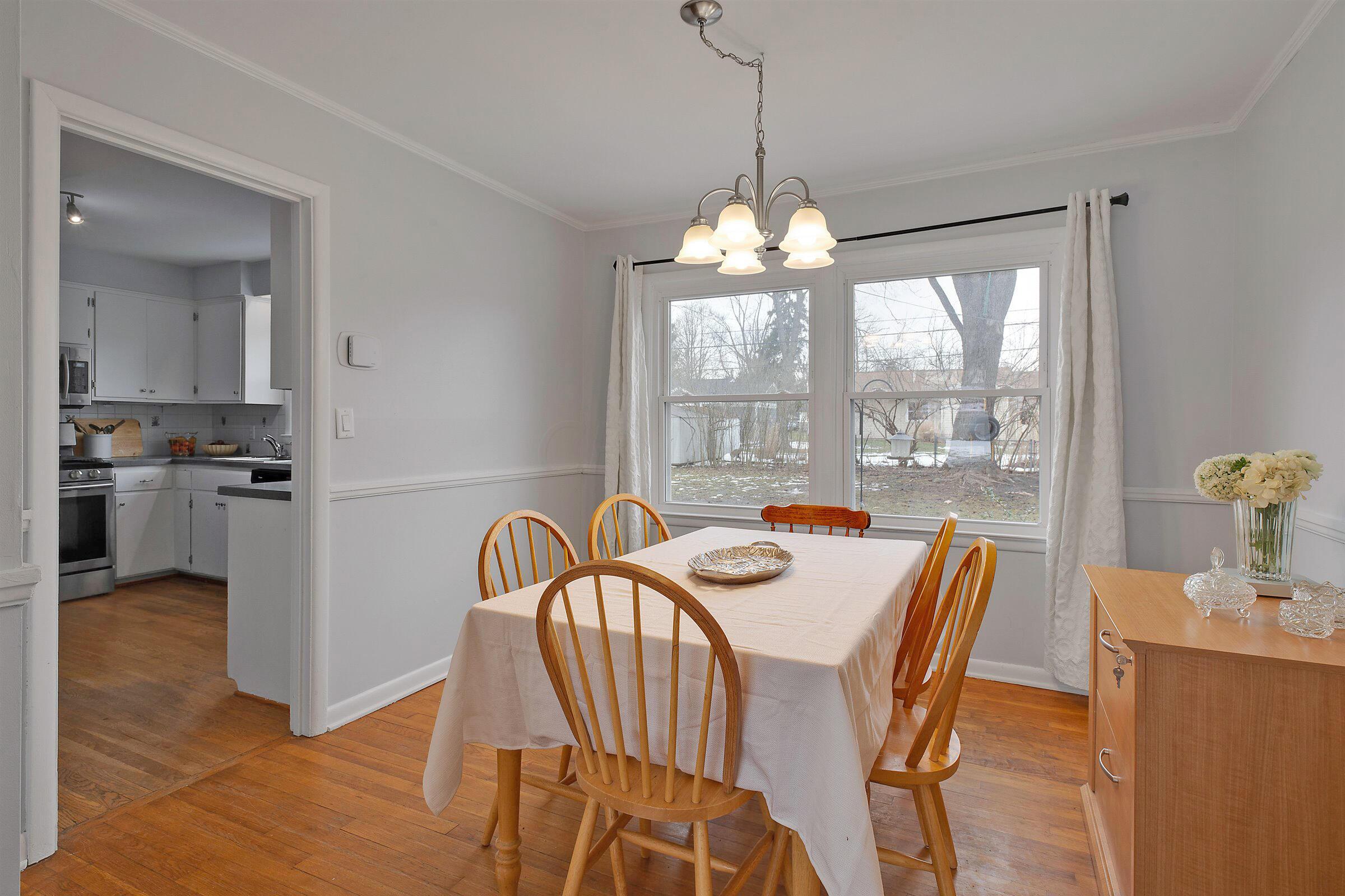 2244 Woodstock Road Columbus, OH 43221 - Photo 7 of 31