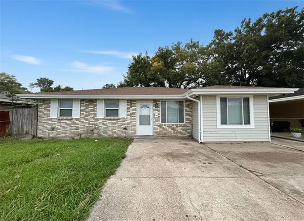 $1,850 | 1805 Redwood Drive, Harvey, LA 70058