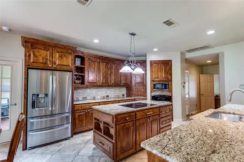 $475,000 | 6707 Canyon Crest Drive, Fort Worth, TX 76132