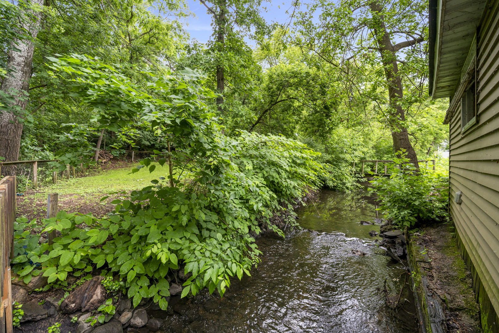 532 Willard Avenue Elgin, IL 60120 - Photo 17 of 19 a view of a garden