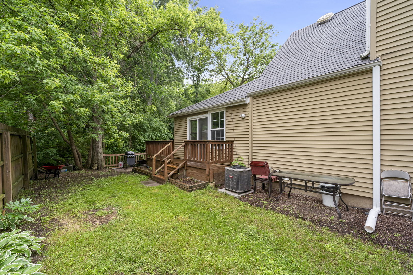 532 Willard Avenue Elgin, IL 60120 - Photo 19 of 19 a view of a backyard with a sitting area and furniture