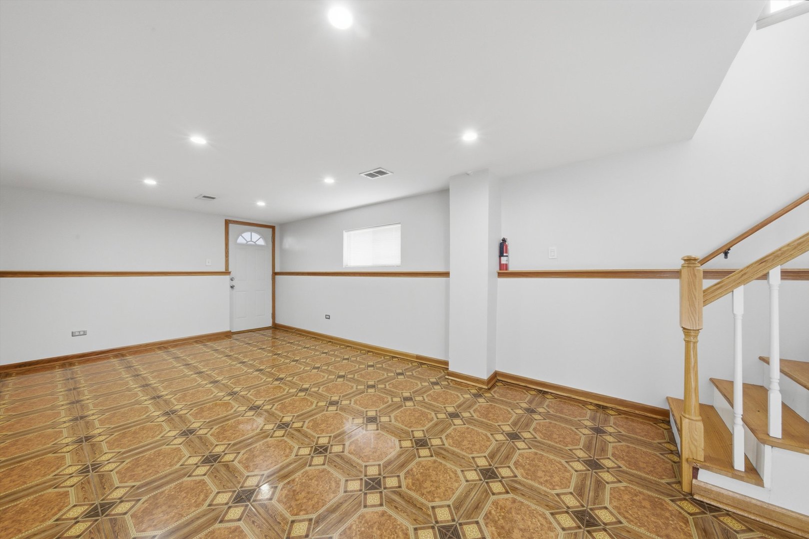 10725 Rutherford Avenue Worth, IL 60482 - Photo 30 of 44 a view of an empty room