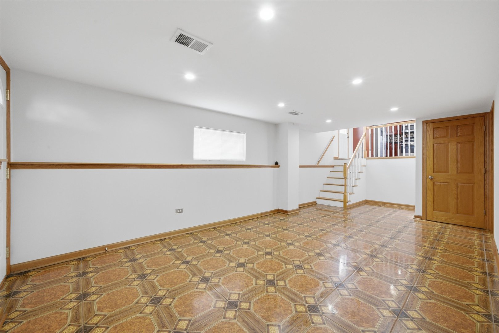 10725 Rutherford Avenue Worth, IL 60482 - Photo 32 of 44 a view of an empty room