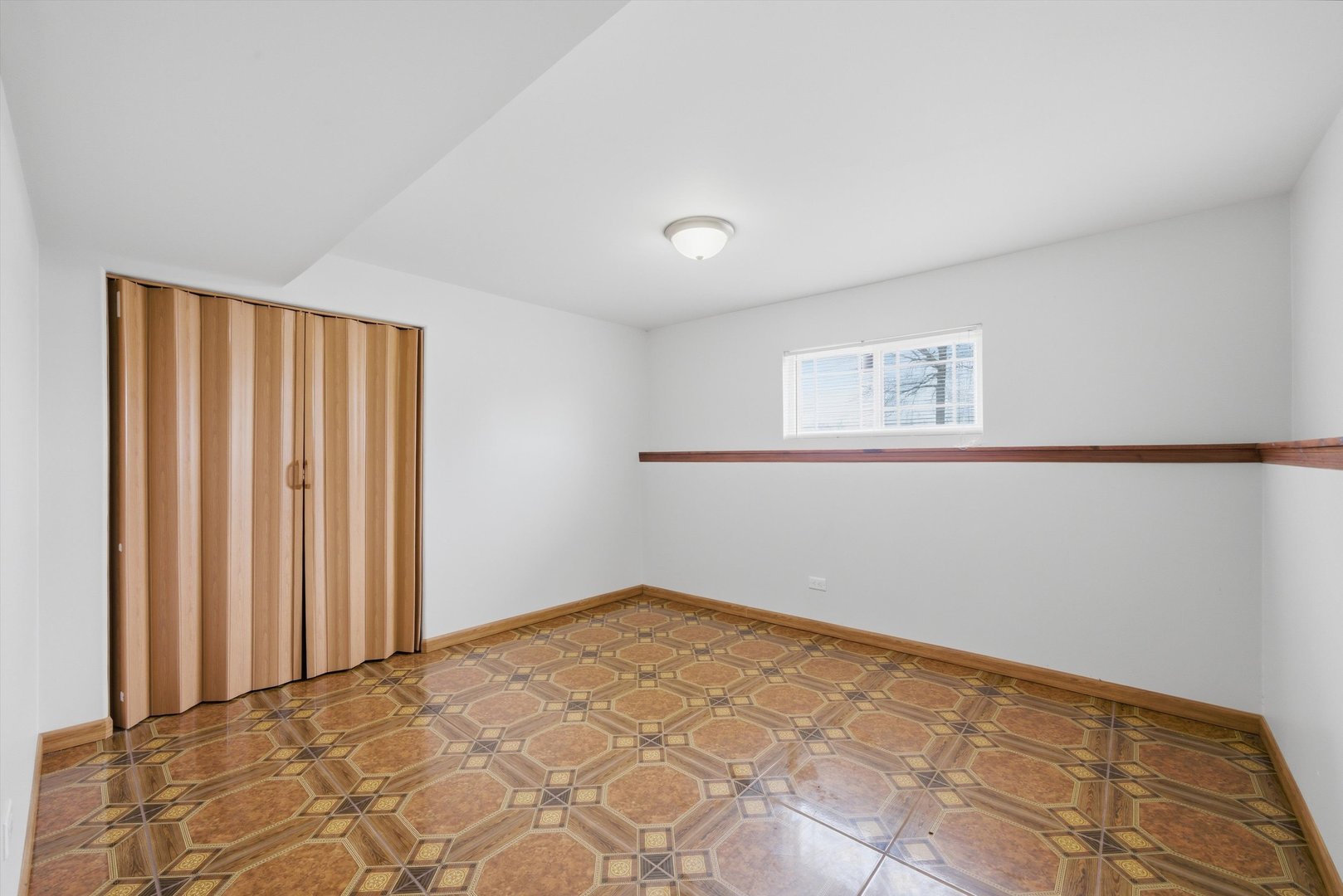 10725 Rutherford Avenue Worth, IL 60482 - Photo 33 of 44 a view of an empty room
