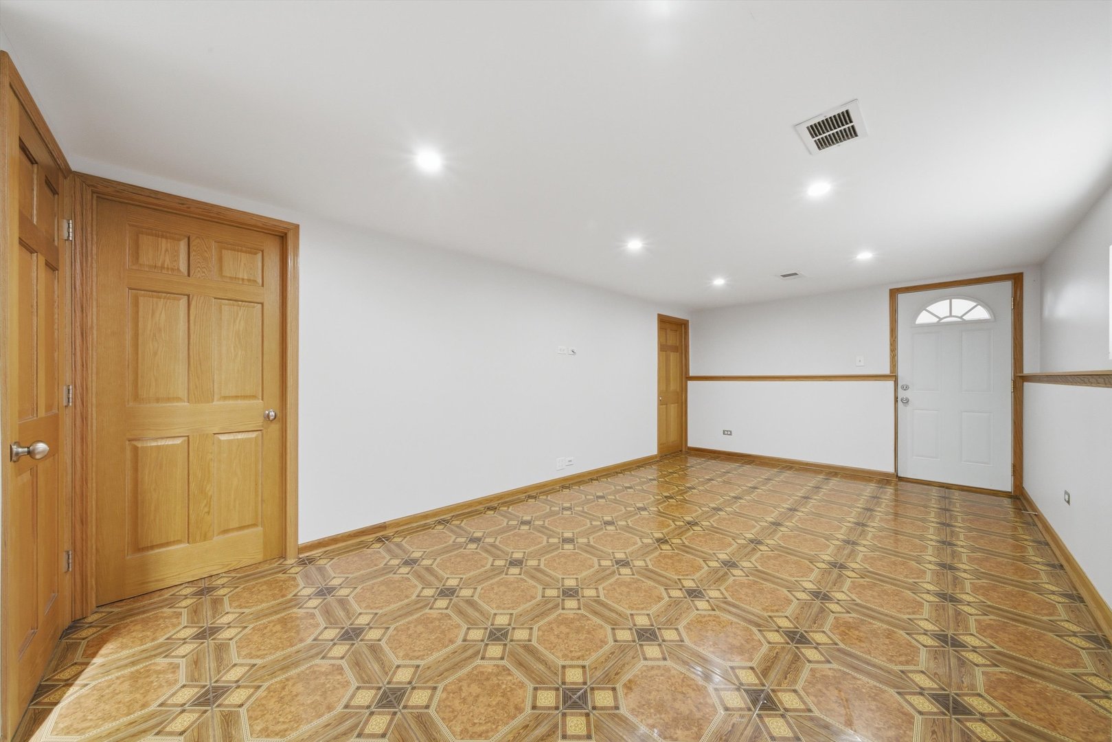 10725 Rutherford Avenue Worth, IL 60482 - Photo 36 of 44 a view of an empty room