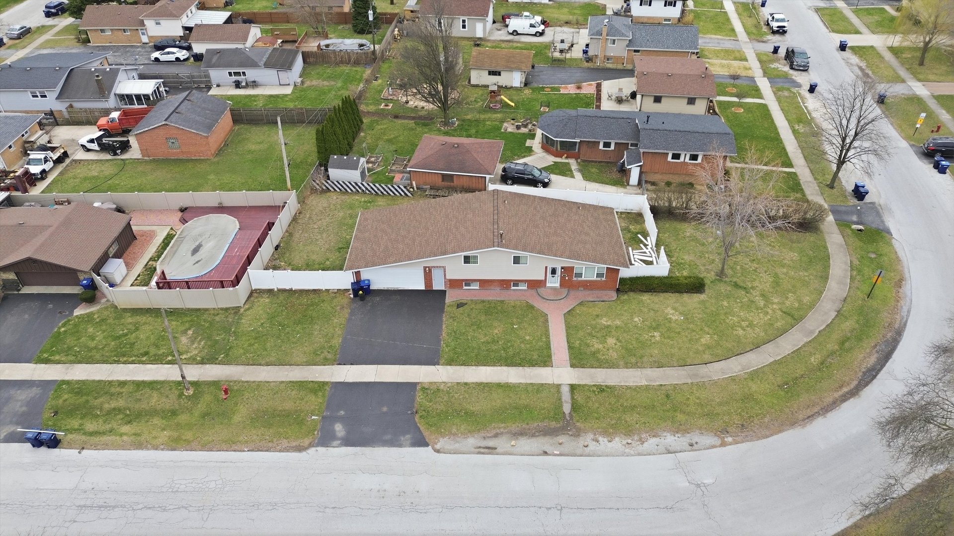 10725 Rutherford Avenue Worth, IL 60482 - Photo 38 of 44 an aerial view of a house