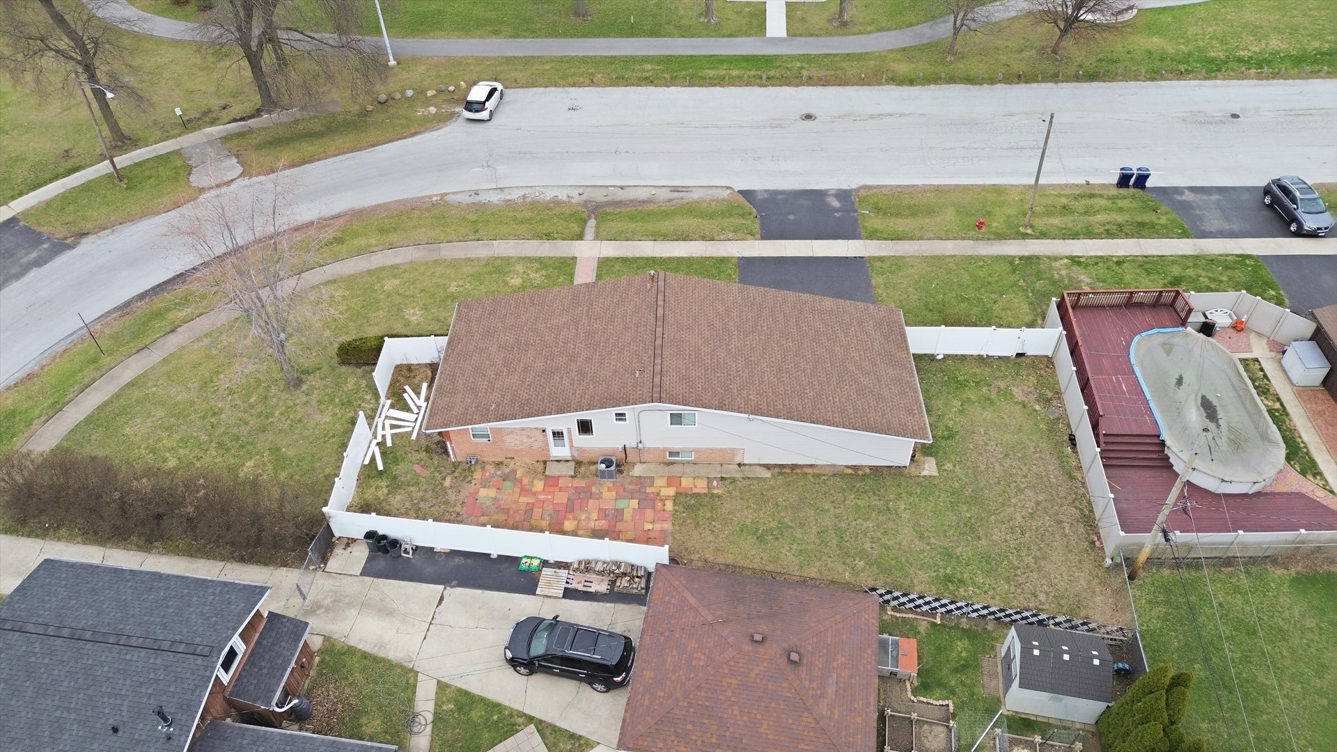 10725 Rutherford Avenue Worth, IL 60482 - Photo 41 of 44 an aerial view of a house with a swimming pool