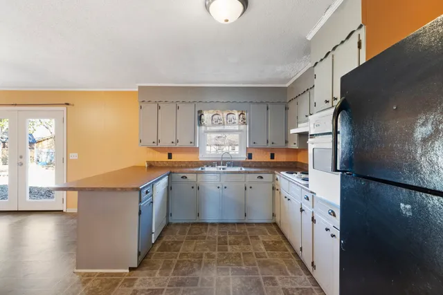 $219,000 | 1612 WhipPoorWill Drive, Lawrenceburg, TN 38464