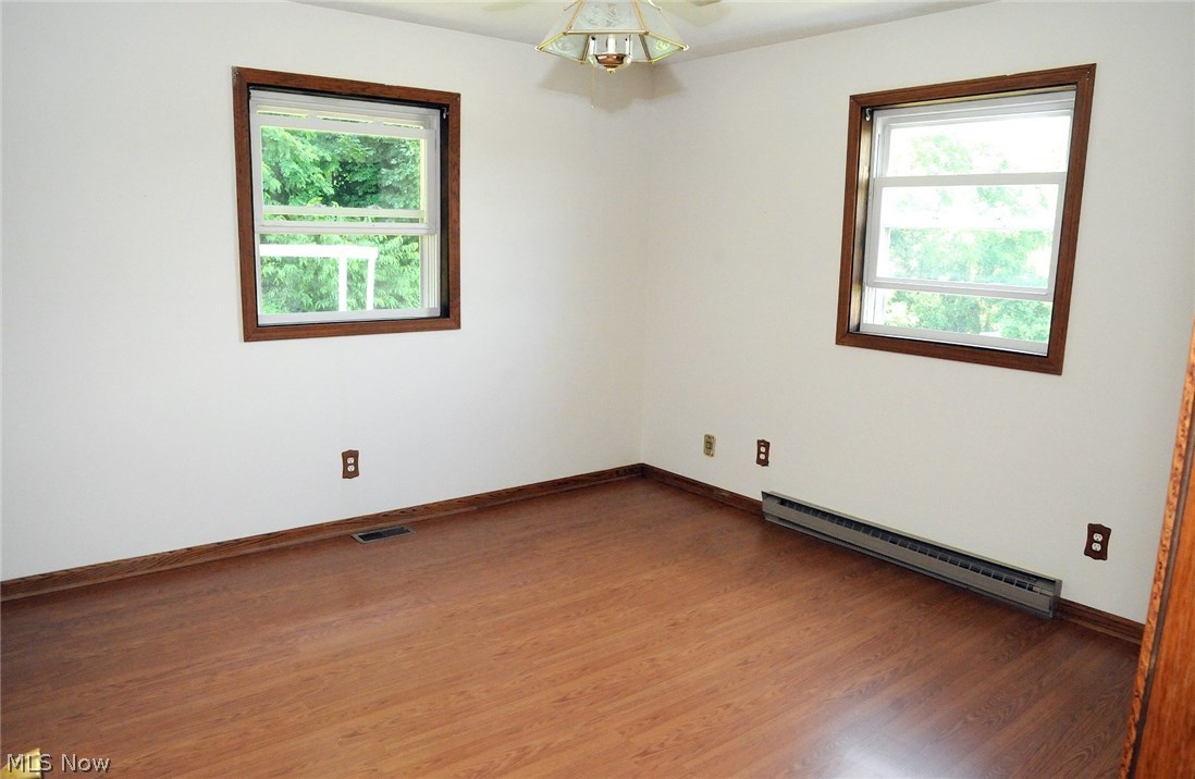 127 Merrick Road Cambridge, OH 43725 - Photo 16 of 35 Master bedroom
