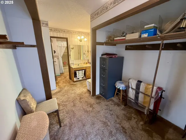 $319,000 | 159 Northeast Lombardy Drive, Roseburg, OR 97470