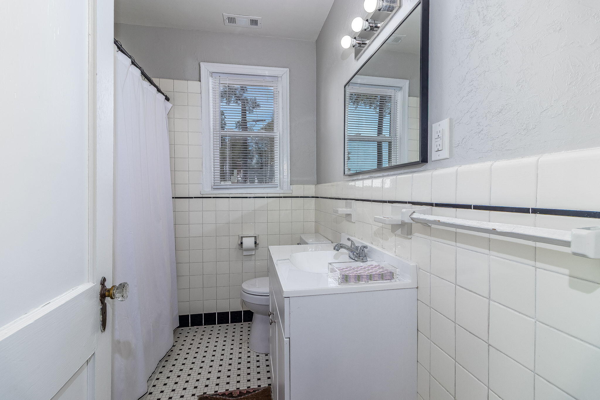 3027 Wrightsboro Road Augusta, GA 30909 - Photo 28 of 53 Bathroom