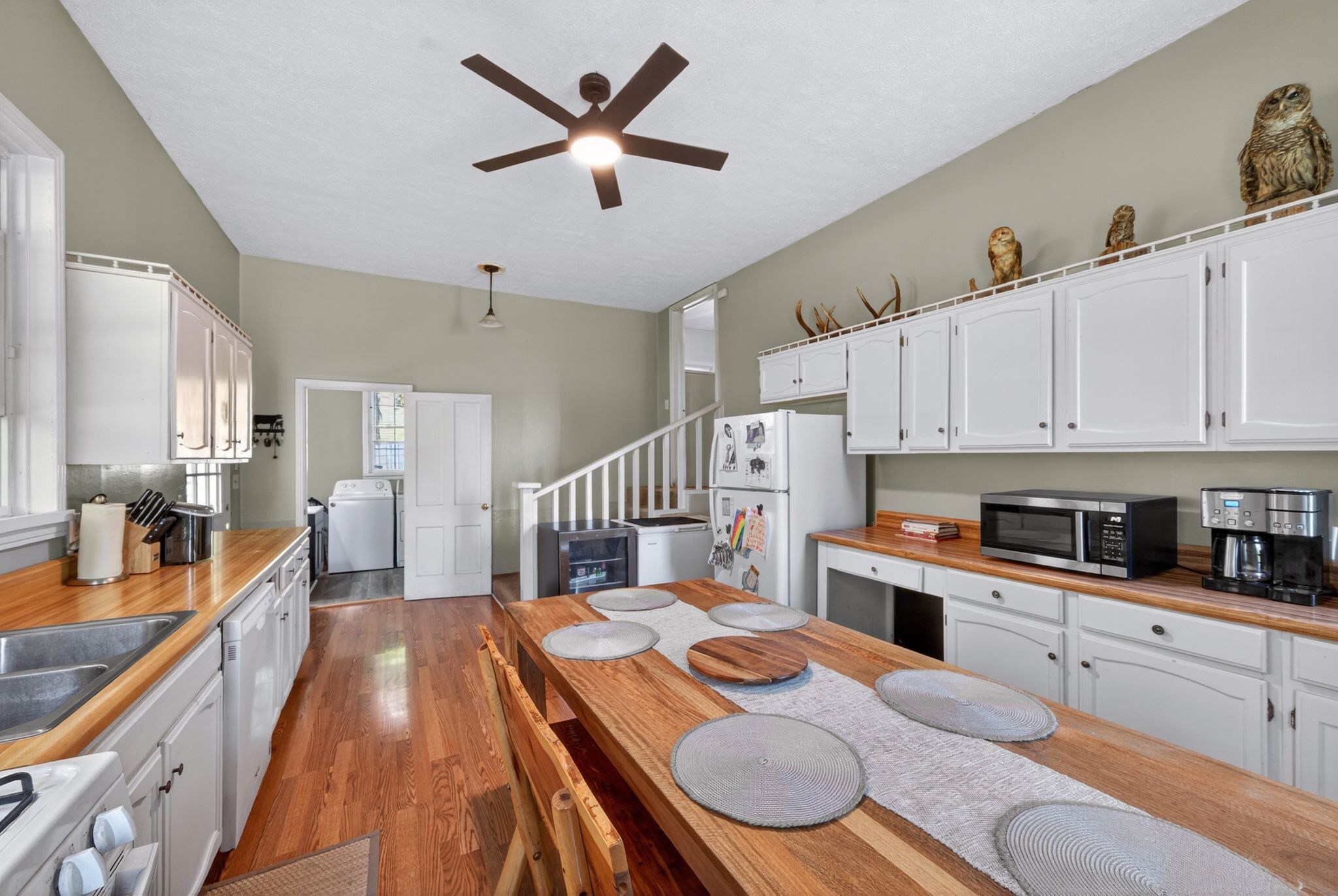 2149 Talley Road Belfast, TN 37019 - Photo 33 of 93 a large kitchen with cabinets
