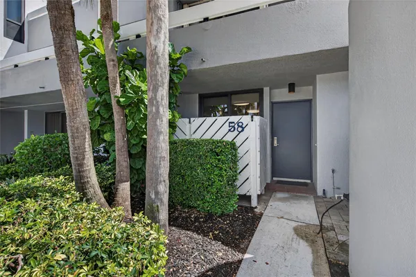 $569,000 | 1100 Southeast 5th Court, Unit 58, Pompano Beach, FL 33060