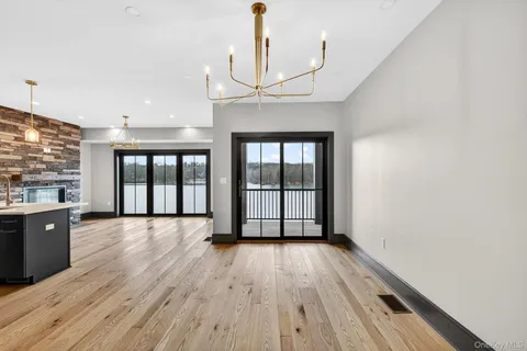 $810,000 | 12 Icehouse Drive, Saugerties, NY 12477