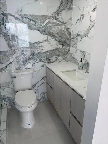 $4,950 | 1228 West Avenue, Unit 1102, Miami Beach, FL 33139