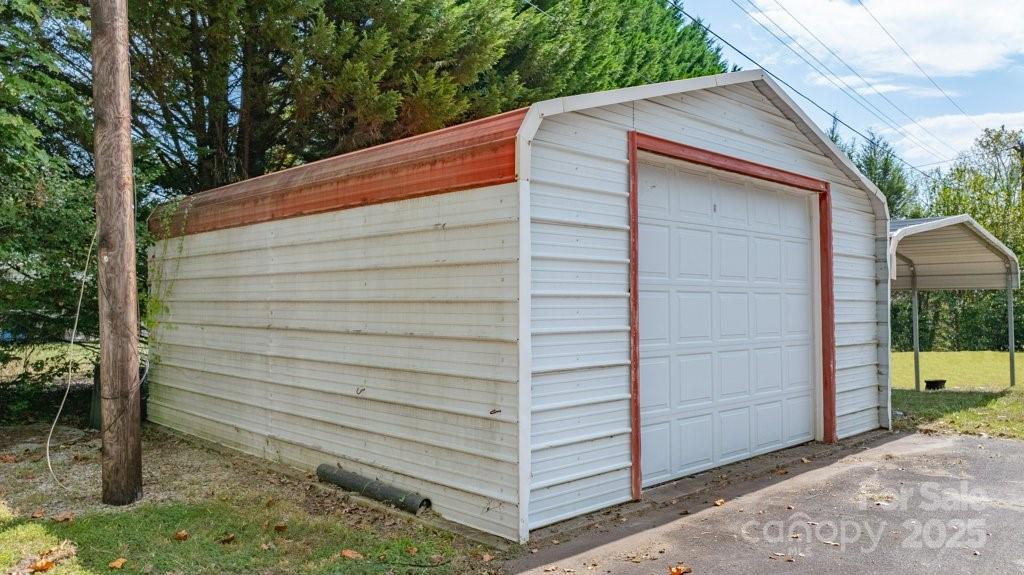 489 Ned Mcgimsey Road Nebo, NC 28761 - Photo 22 of 25 a backyard of a house