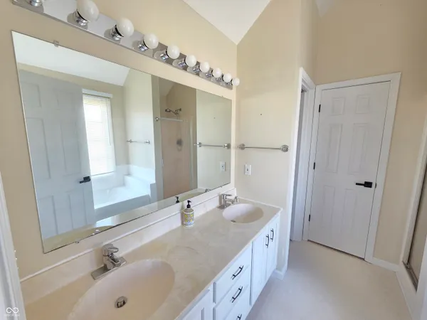 $375,000 | 2042 Parkside Drive, Columbus, IN 47203
