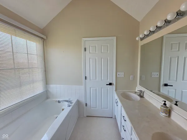 $375,000 | 2042 Parkside Drive, Columbus, IN 47203