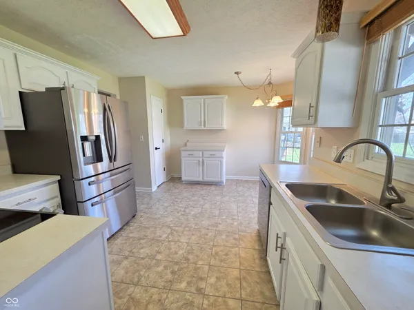 $375,000 | 2042 Parkside Drive, Columbus, IN 47203
