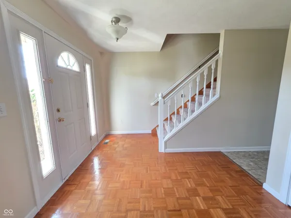 $375,000 | 2042 Parkside Drive, Columbus, IN 47203