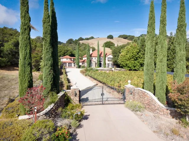 a view of a pathway of a building