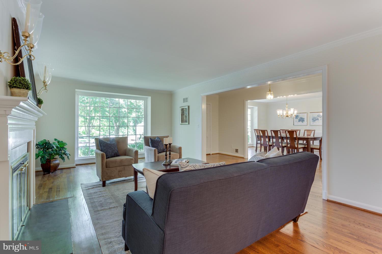 4405 Tournay Road Bethesda, MD 20816 - Photo 5 of 28 Living Room