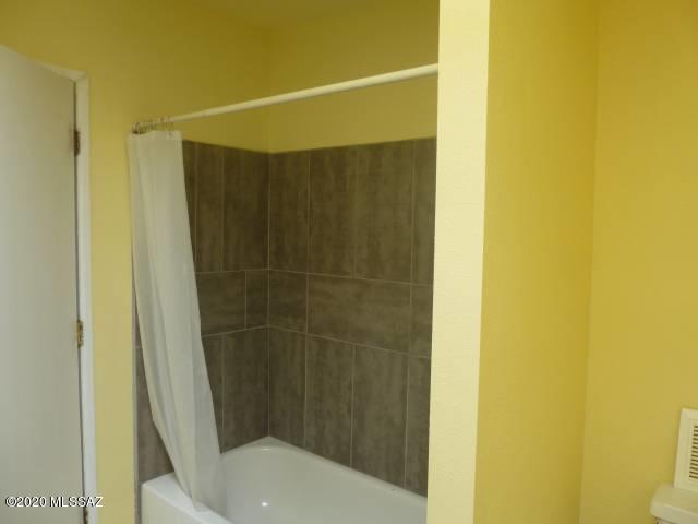 9702 East Golf Links Road Tucson, AZ 85730 - Photo 11 of 22